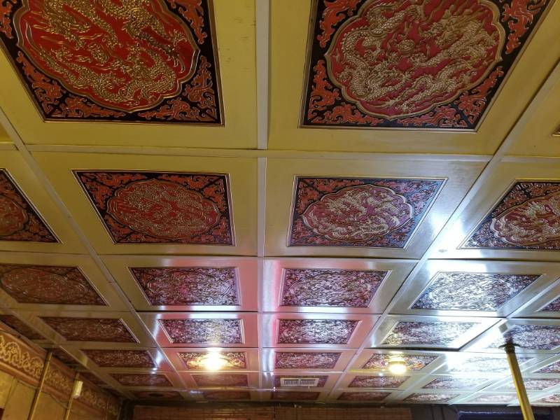 lot 9765 image: Ceiling Tiles of Middle Room