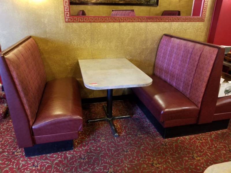 lot 9766 image: Restaurant Booths and Tables