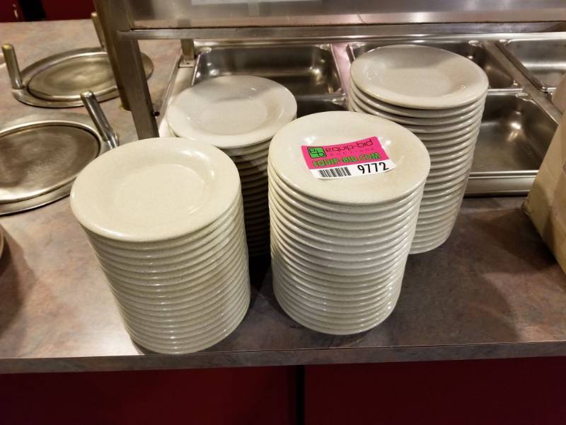 lot 9772 image: 4 Stacks of Carlisle 5 12in Plates