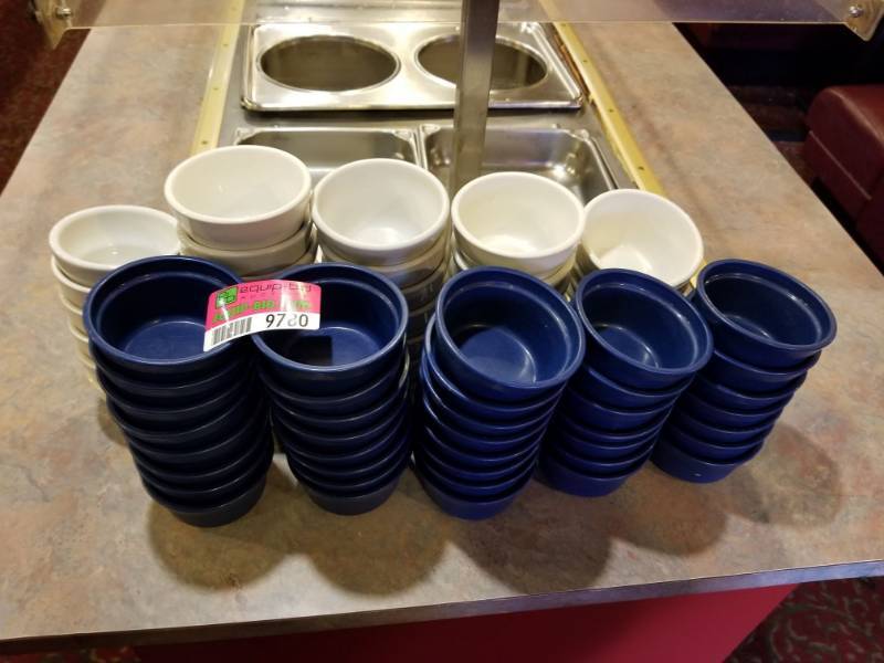 lot 9780 image: Ceramic and Plastic Sauce Dishes
