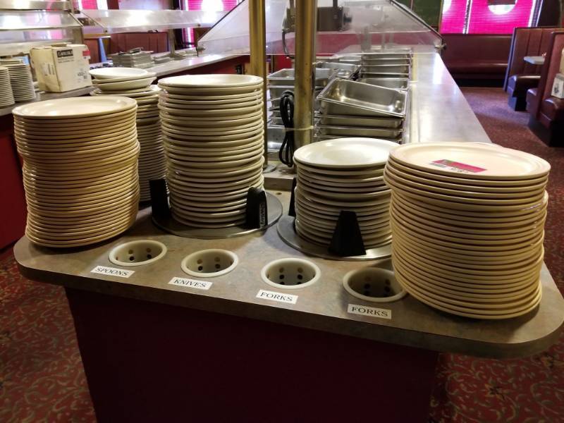 lot 9783 image: Various Size Ceramic and Plastic Plates