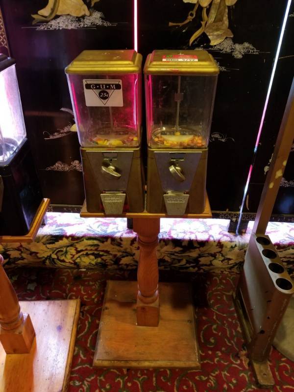 lot 9792 image: Double Candy Machine No Keys