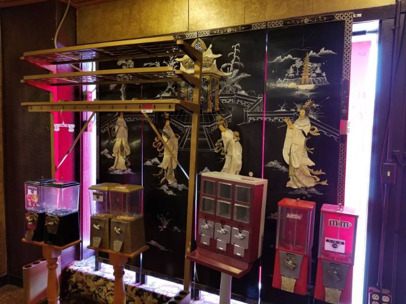 lot 9796 image: Asian 3D Foldable Wall Panel