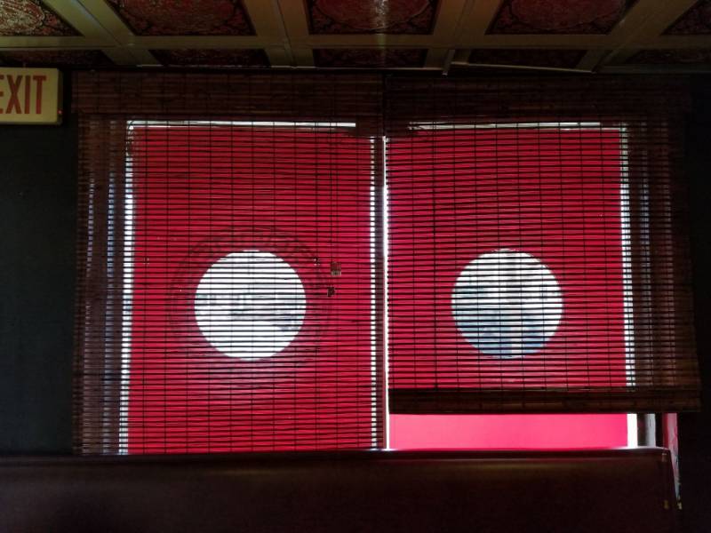 lot 9809 image: 2 Wood Blinds 48in Wide