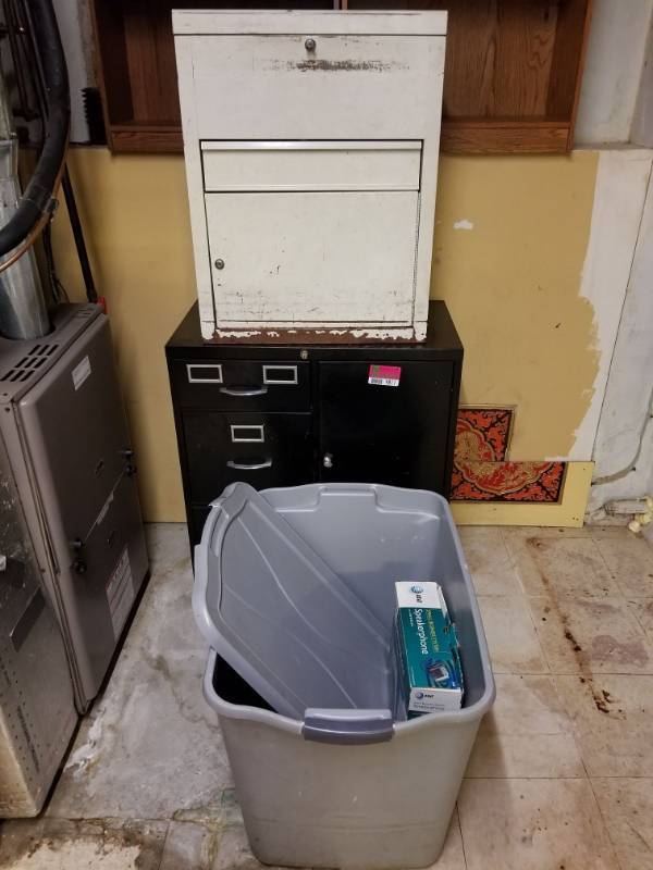 lot 9811 image: 2 Metal Cabinets with Keys and Plastice Tote