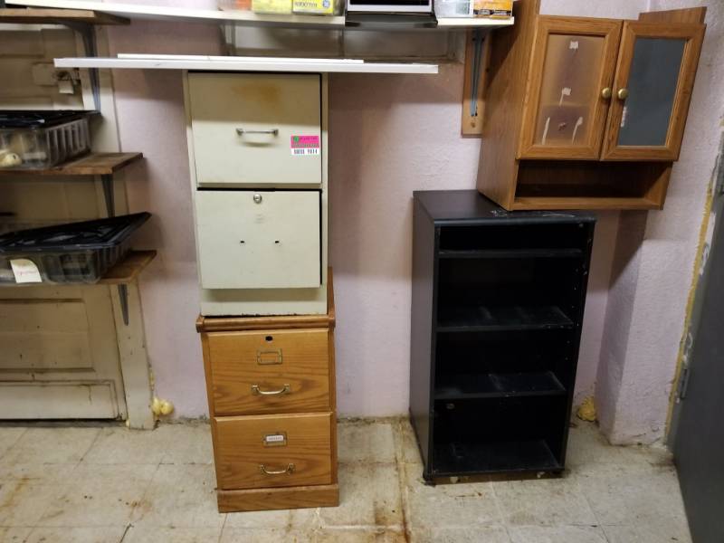 lot 9814 image: 3 File Cabinets and 2 Shelves
