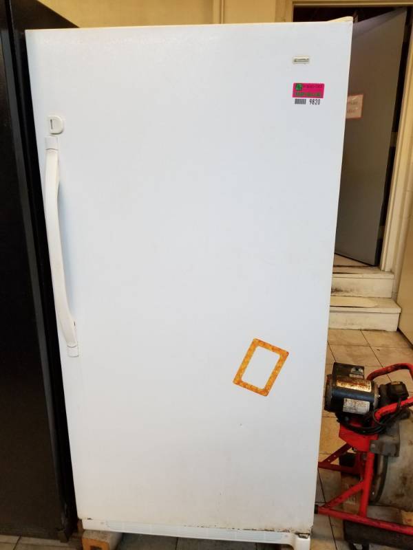 lot 9820 image: Kenmore Upright Freezer