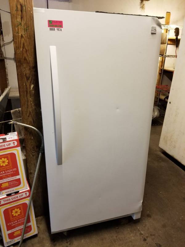 lot 9836 image: Kenmore Freezer 253.22442412
