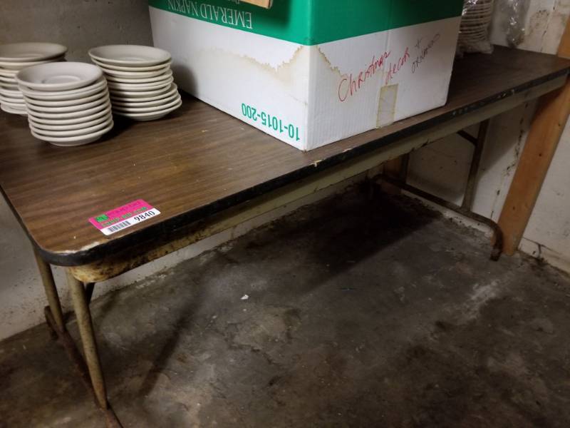lot 9840 image: 5 Ft Folding Table