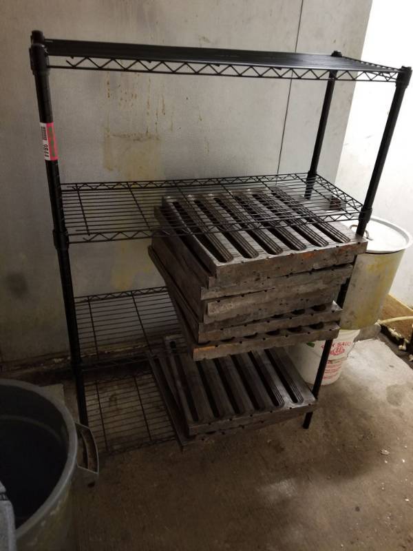 lot 9844 image: Small Black Metro Rack