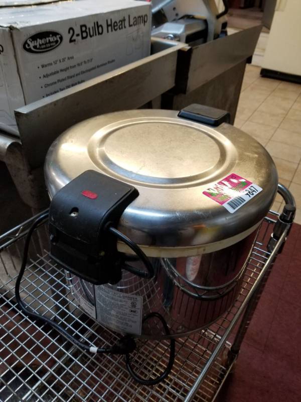 lot 9847 image: Electric Rice Warmer
