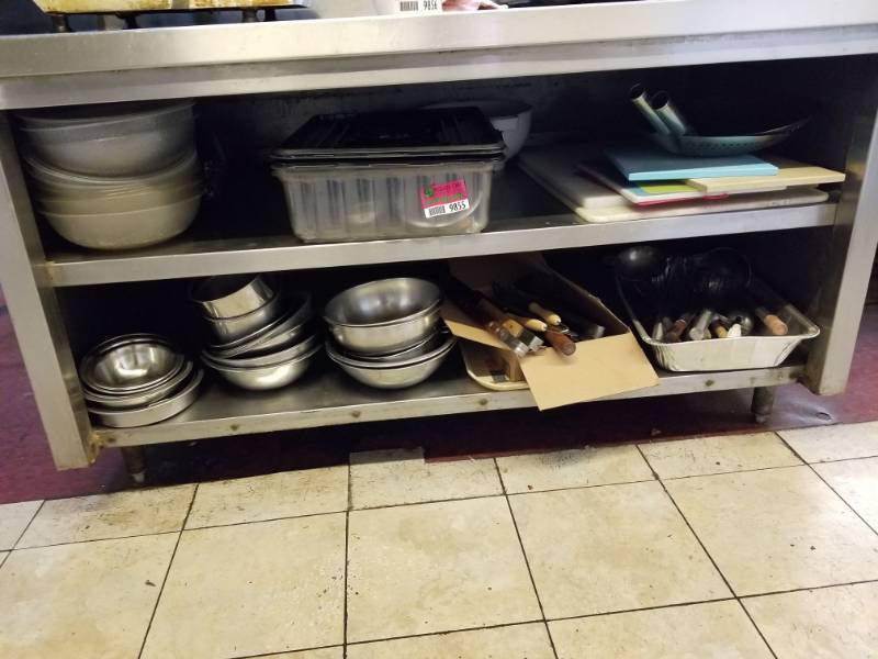 lot 9855 image: Various Restaurant Items