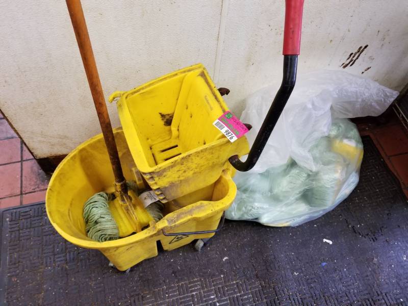 lot 9876 image: Mop Bucket with New Mop Heads