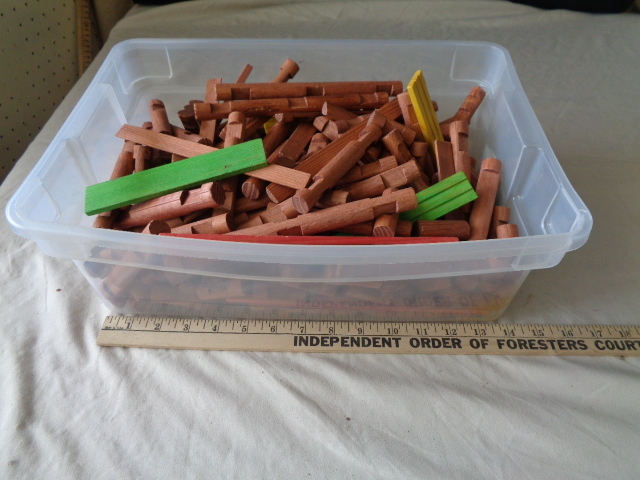 lot 6523 image: Box of Lincoln Logs