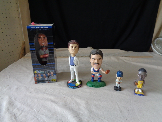 lot 6527 image: 5 BobbleHeads