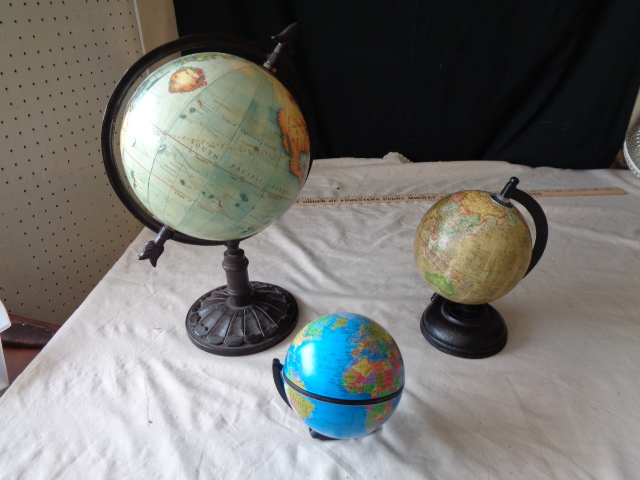 lot 6535 image: X-Small, Small and Medium Globe