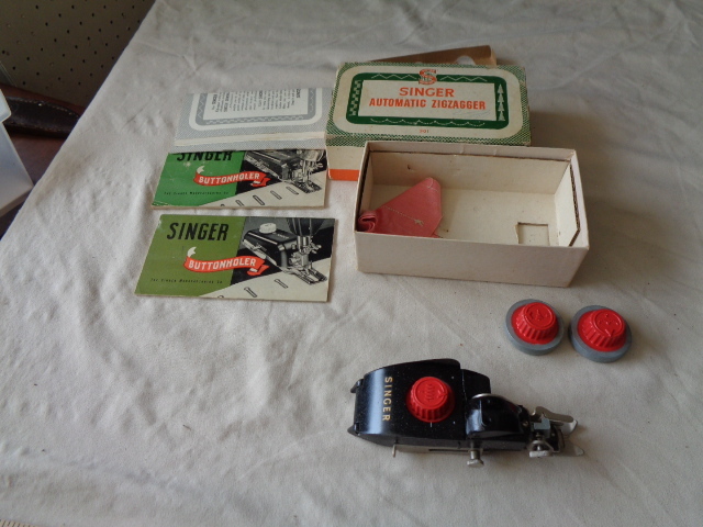 lot 6540 image: Vinatge Singer Automatic Zigzagger