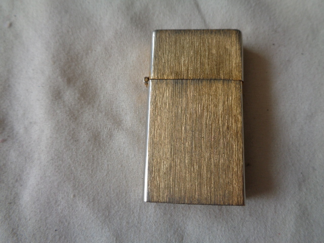 lot 6552 image: 14 KT Gold Plated Lighter