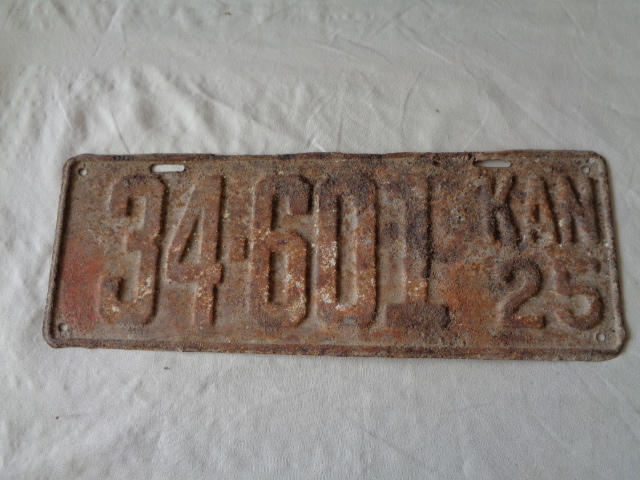 lot 6575 image: 1925 Metal Kansas Tag
