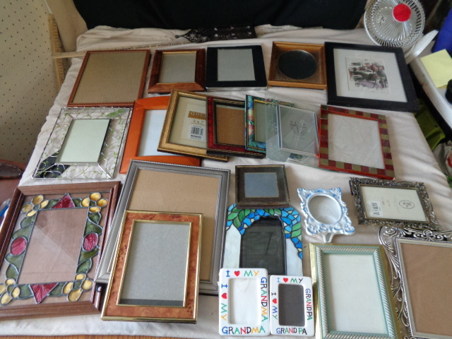 lot 6591 image: Decorative Picture Frames