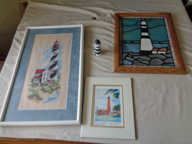 lot 6592 image: Light House Dcor