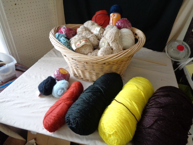 lot 6603 image: Basket of Yarn