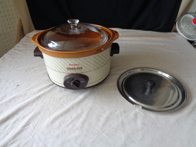 lot 6643 image: Rival CrockPot
