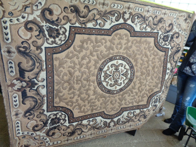 lot 6648 image: 61X 87 Area Rug