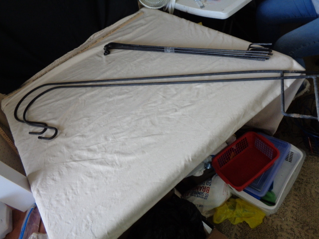 lot 6661 image: 2- 5 and  6- 32 Shepard Hooks