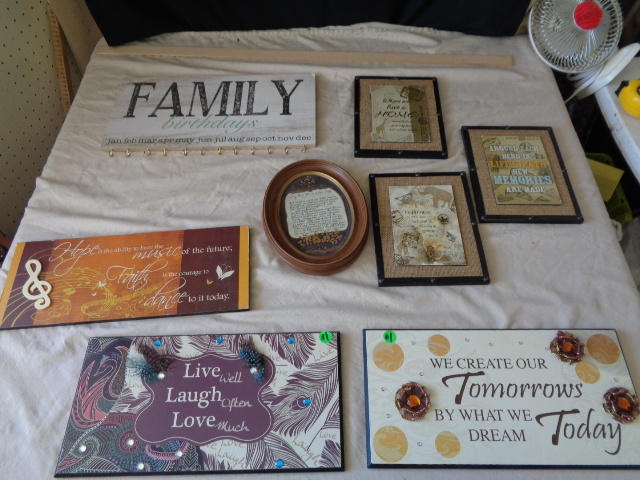 lot 6675 image: 8 Wood Wall Decor