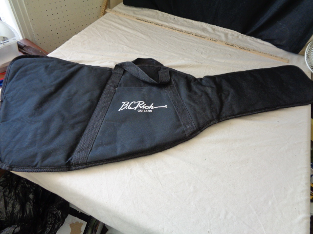 lot 6707 image: Guitar Case