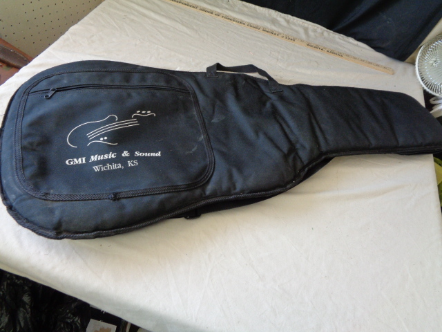 lot 6708 image: Guitar Case