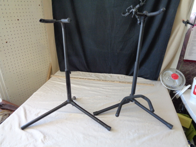 lot 6712 image: 2 Black Metal Guitar Stands