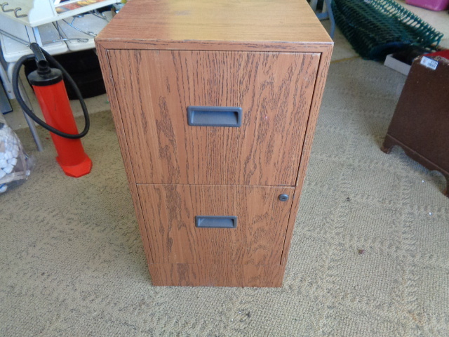 lot 6731 image: 2 Drawer File Cabinet