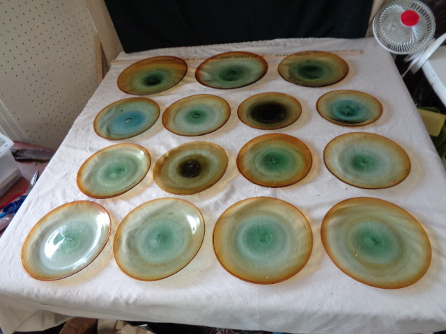 lot 6744 image: 15 Hand Blown Plates