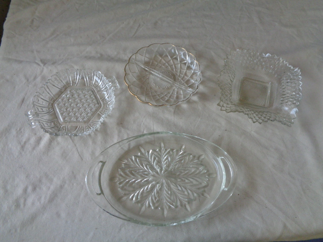 lot 6746 image: 4 Candy Dishes