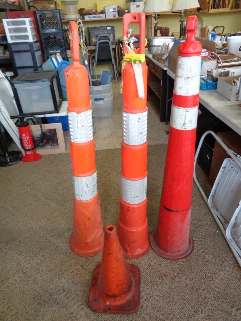 lot 6768 image: 4 Orange Cones