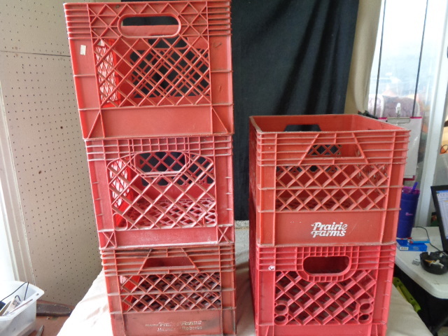 lot 6770 image: 5 Red Milk Crates
