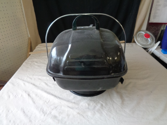 lot 6779 image: Portable Grill