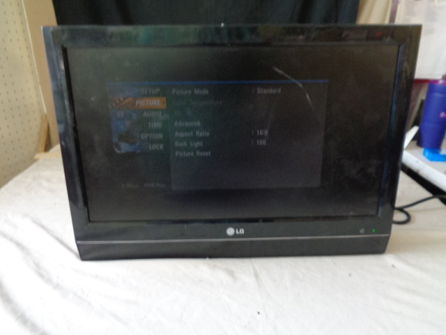 lot 6781 image: 20 LG TV