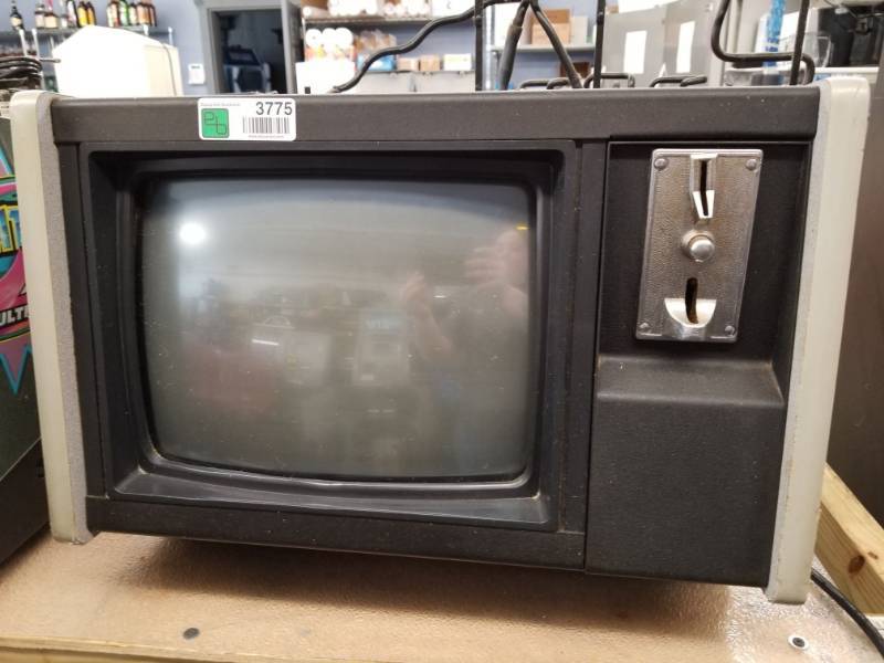 lot 3775 image: Merit Megatouch Video Entertainment G20-100-003