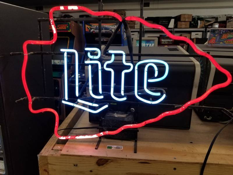 lot 3777 image: Miller Lite Neon Sign