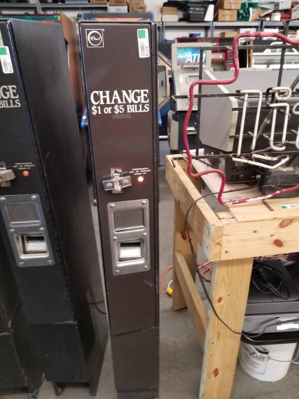 lot 3778 image: Rowe Stand Alone Change Machine 6-50276-08