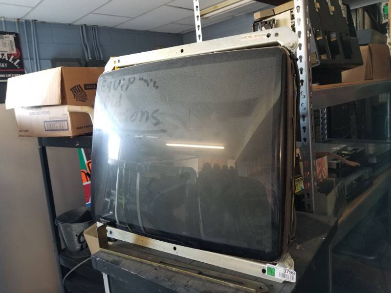 lot 3799 image: Arcade Monitor 28in
