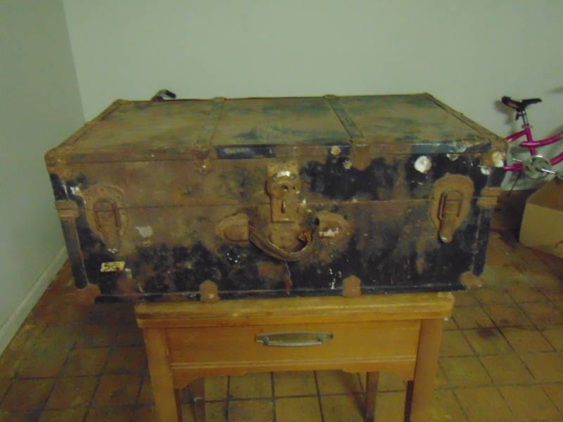 lot 10648 image: Vintage Trunk With Key