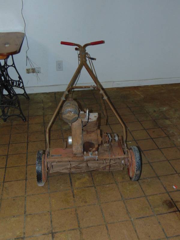 lot 10651 image: Antique Engine Lawn Mower