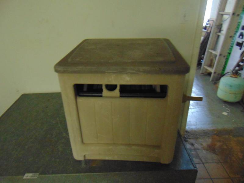 lot 10665 image: Garden Hose Storage and winder