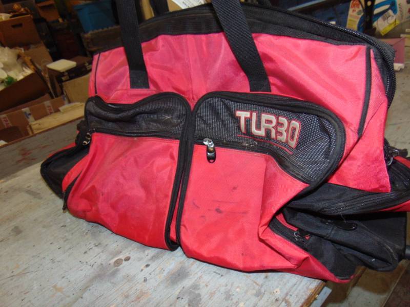 lot 10733 image: Tur 30 Bag on wheels with handle