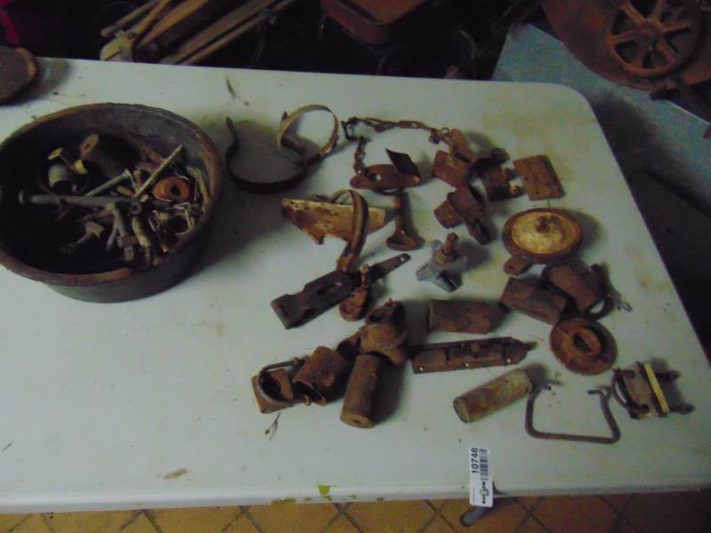 lot 10748 image: Antique Hardware and More
