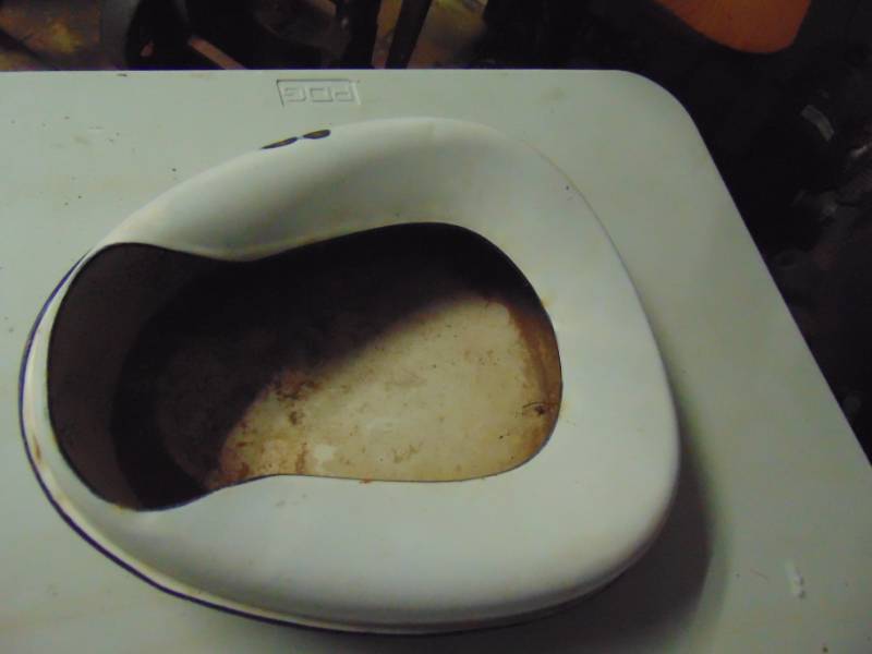 lot 10754 image: Antique Bed Pan